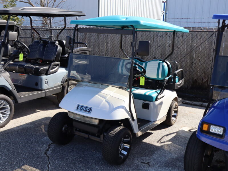 Pre-Owned 2011 4 Seater White EZGO TXT - $4,000