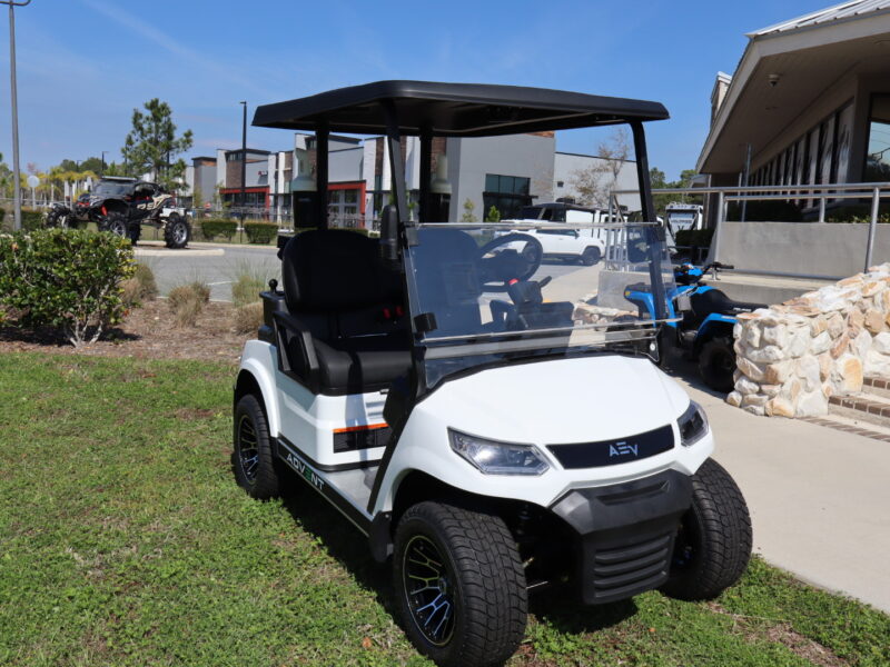 2025 White Golfer Advanced EV